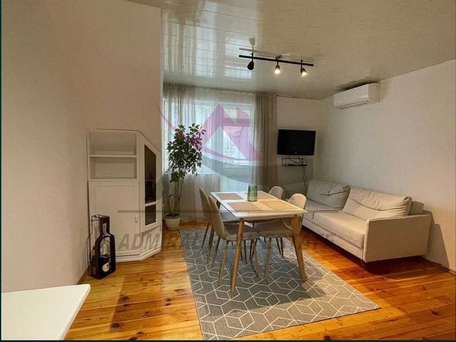 Страхотен -тристаен -Левски