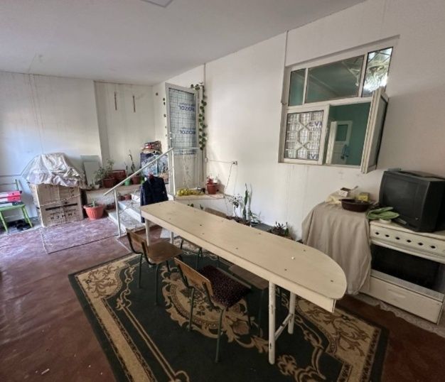 Продаётся 3х ком кв.  1 этаж. 5мкр