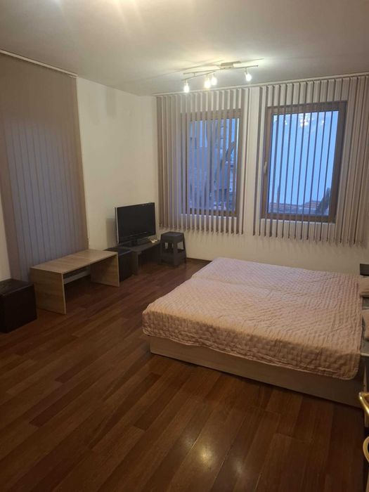 Самостоятелен апартамент за нощувки до Новотела