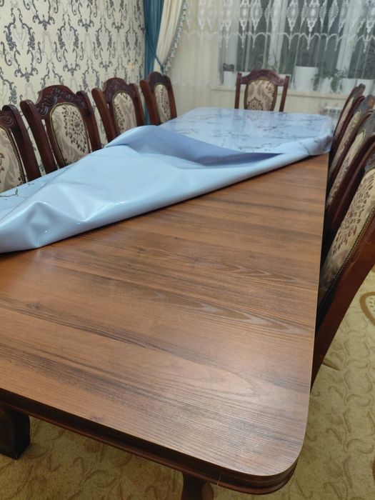 Продается стол и 12 стульев