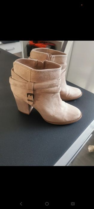 Ghete Bershka stare excelenta