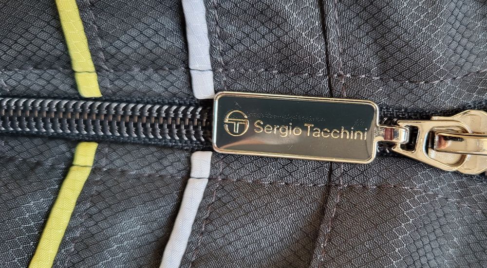 Мъжка спортна горница (тънко  яке) L горнище. SergioTacchini
