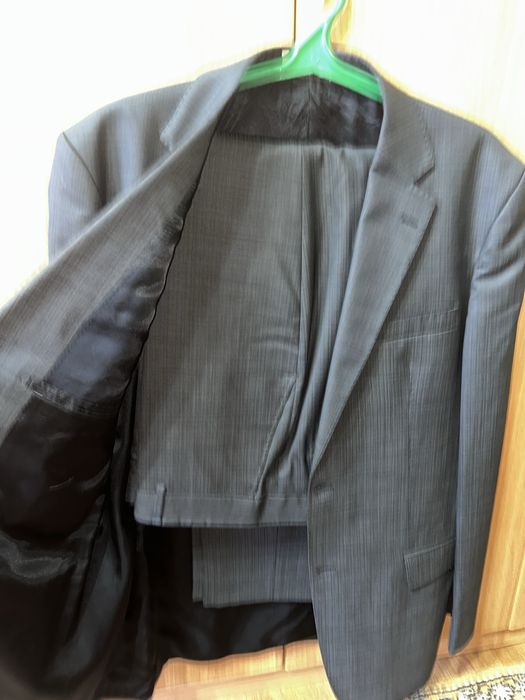 Продам костюм 56 размер б/у