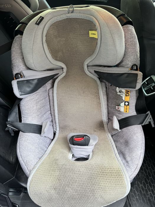 Столче за кола Maxi Cosi Axissifix