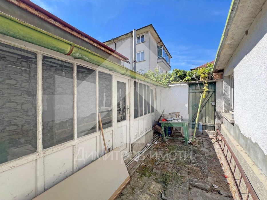 Продава се Къща в Нови пазар - 118 кв.м за 653 €/кв.м - Снимка #15