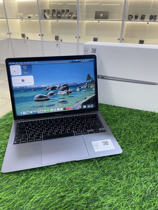MakBook air 2020.