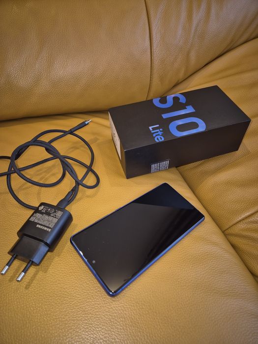 Samsung S10 Lite în stare foarte bună, funcționează perfect.
