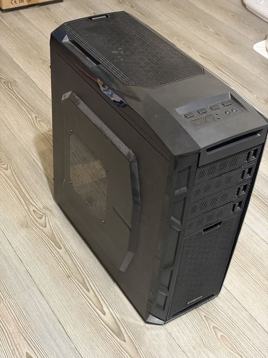 PC кутия Raidmax – ATX, 8+1 слота, 6 × 3.5" HDD
