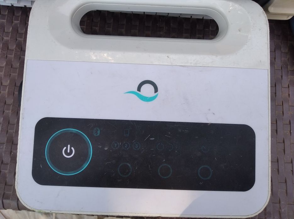 Почистващ робот за басейни Dolphin E25