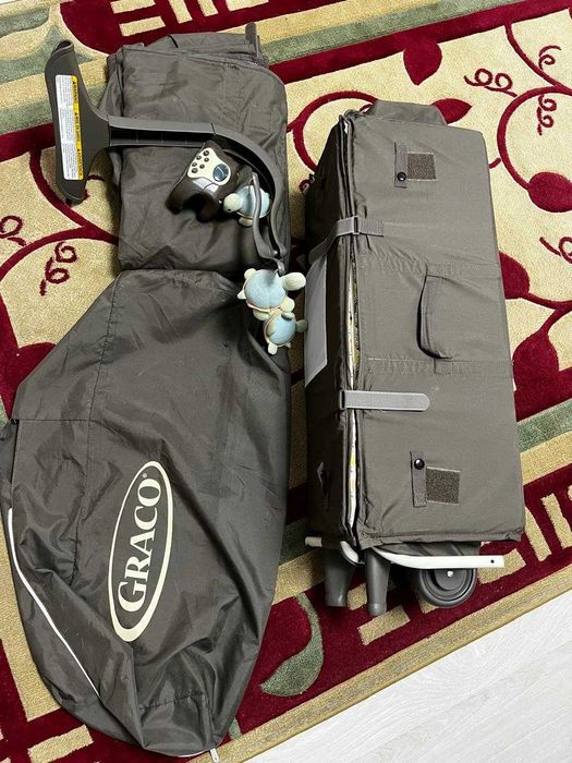 Продам манеж Graco