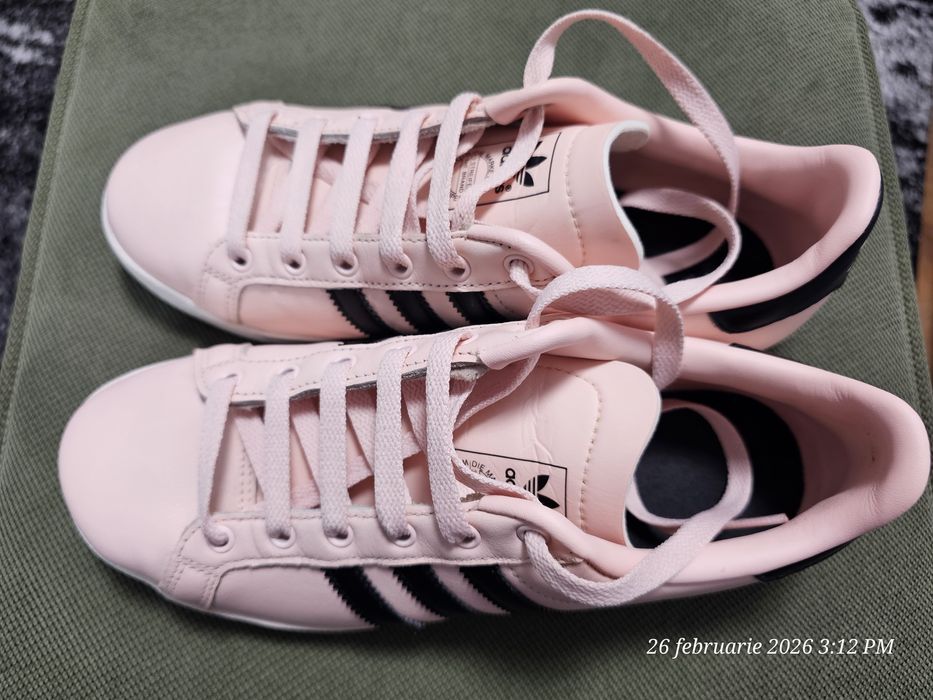 Vând adidas dama originali, piele naturală, mărimea 39 culoare roz