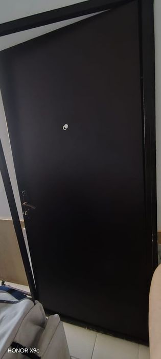 Продам дверь в сборе с коробкой