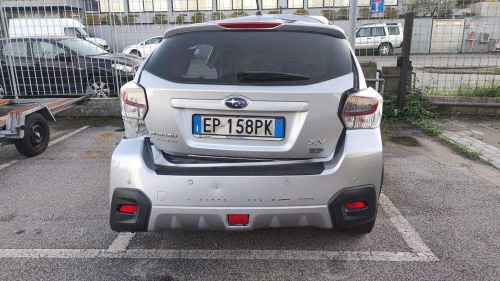 Продавам на части XV 1.6 бензин