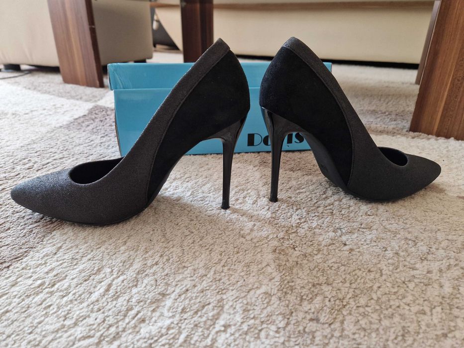 Дамски обувки на токчета черни