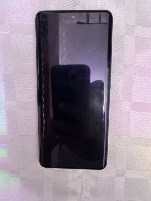 Продается телефон Redmi note 13 pro plus 5G черного цвета 8+4/256