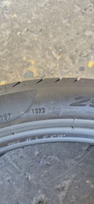 4 anvelope vara Pirelli 295/35/21.Pretul este pe bucata.