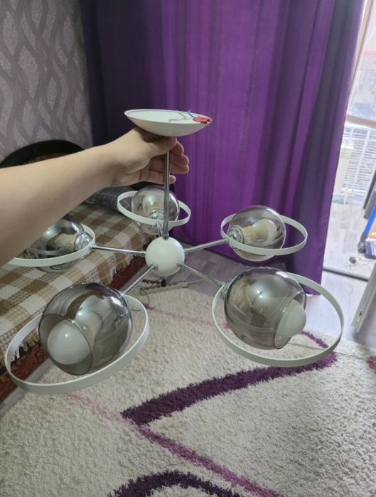 Продаётся Люстра