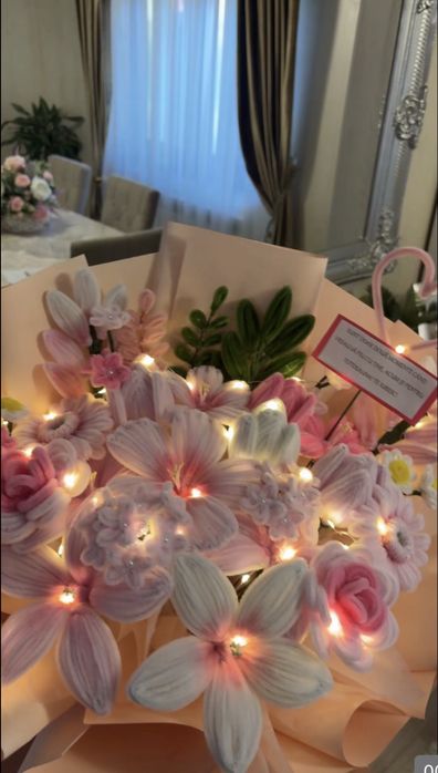 Buchet din flori plusate