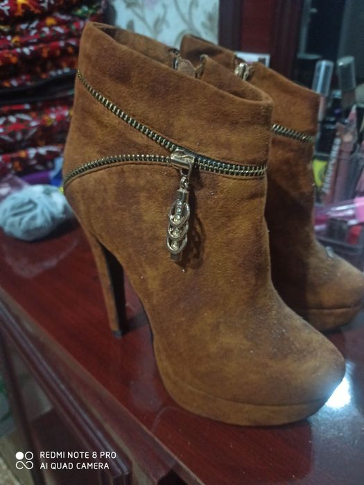 Sotiladi srochna oyo kiyim