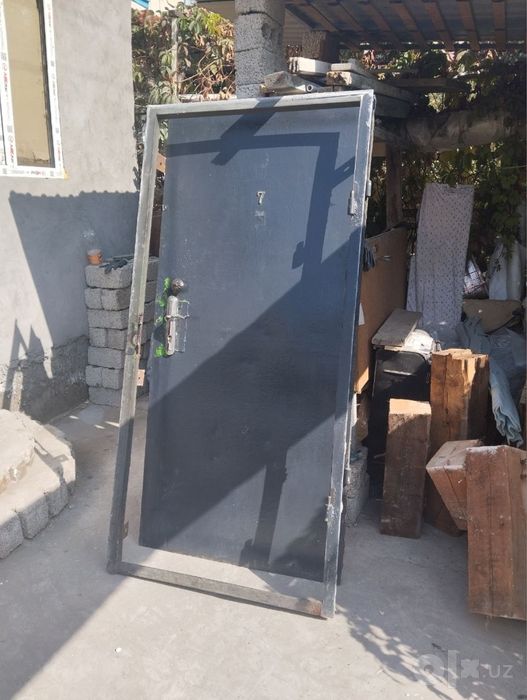 продам советскую железную дверь