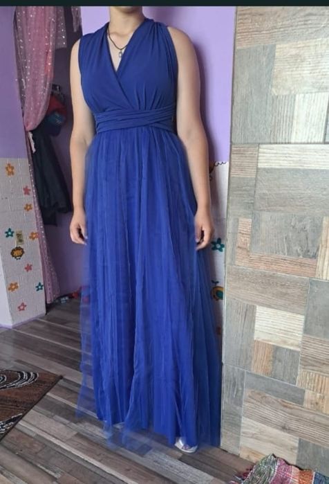Rochie lungă evenimente / domnișoară de onoare albastru regal, model versatil cu tul și spatele gol