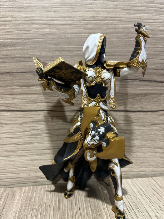 Статуэтка Жрец. Wow