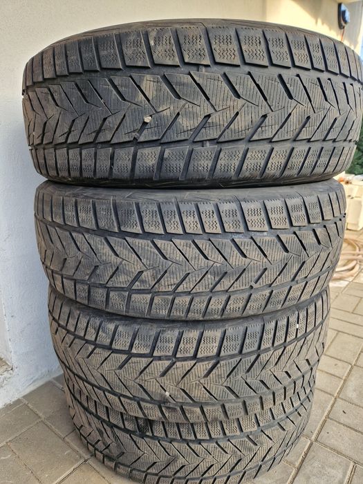 2 anvelope vara Goodyear 225.55.19/ 4anvelope iarna Vredestein 225.19