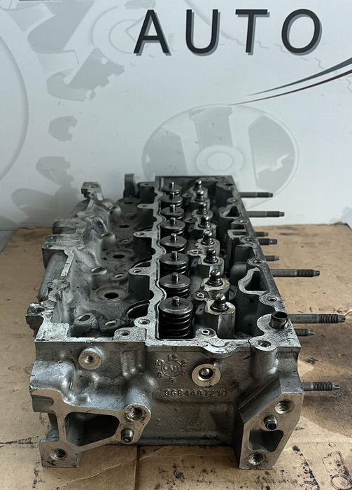 Цилиндрова глава Peugeot/Citroen 1.6ehdi 2012г.