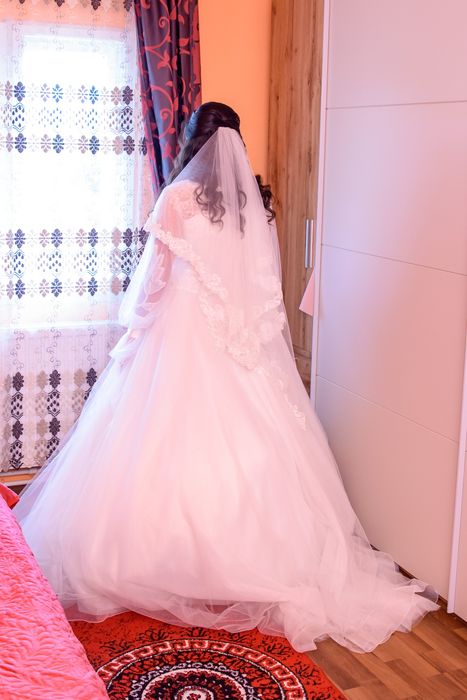 Se vinde Rochie de Mireasă ( Stil Prințesă ) URGENT