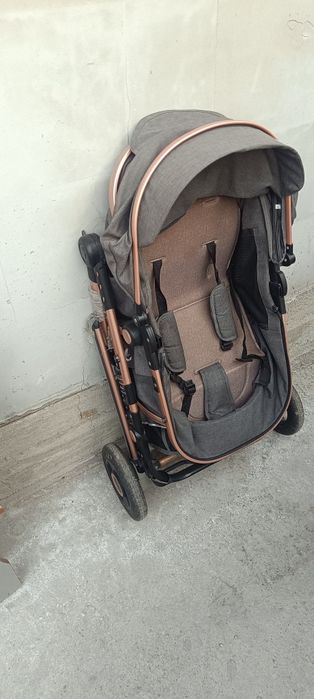 Срочно продаю коляску prego