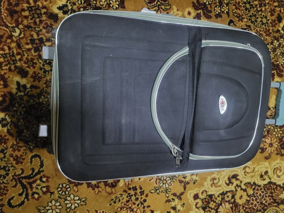 Чемодан дорожный бу