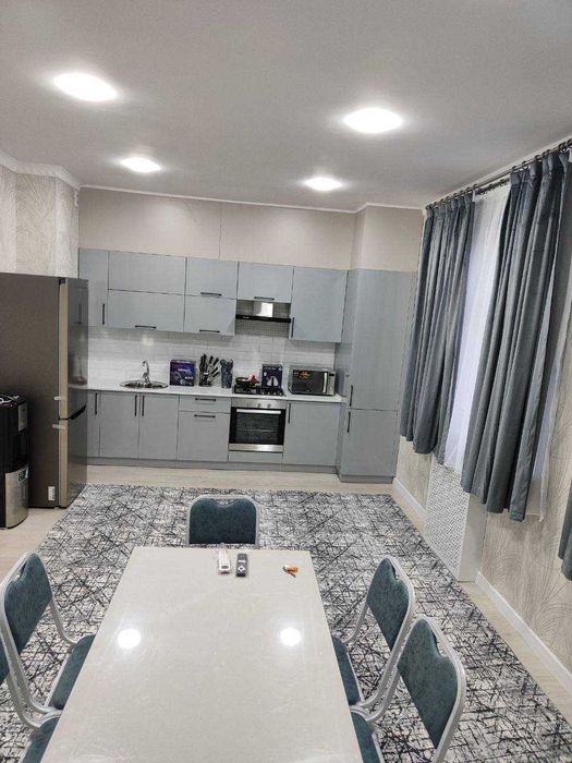 Достлик метро Кадышева базар  Ижарага уй 3 хона килинган Ойлага