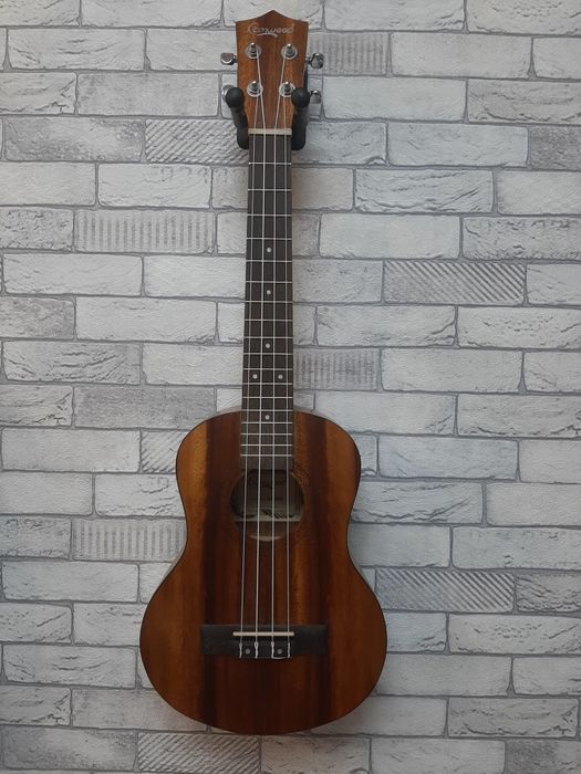 Укулеле,в хорошем качестве.