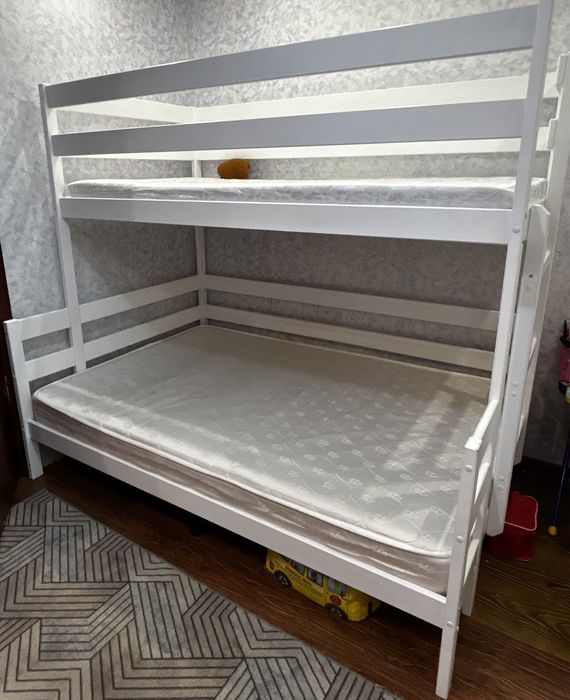 Продам кровать двухяростную