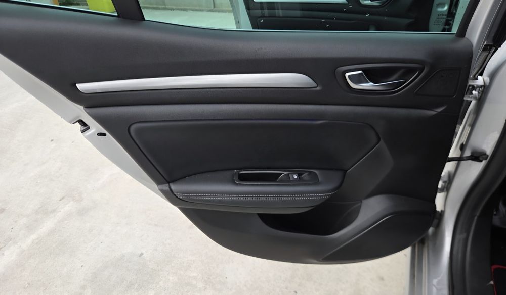 Interior scaune piele si alcantara renault Megane 4 hatchback bose