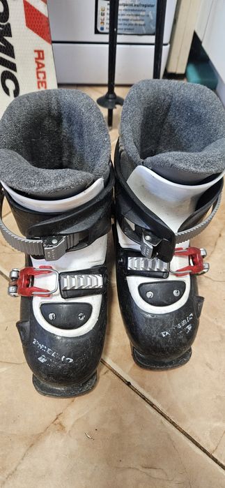 Ски, ски обувки и щеки