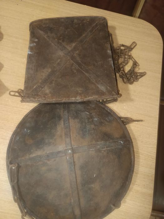 Vând Cantar Vitange făcut din scuturi romane