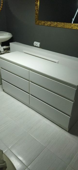 Тесен шкаф за стена с 6 чекмеджета
