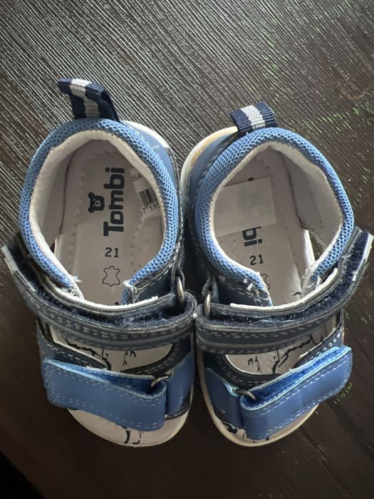 Продам сандали, 21 размера, новые.