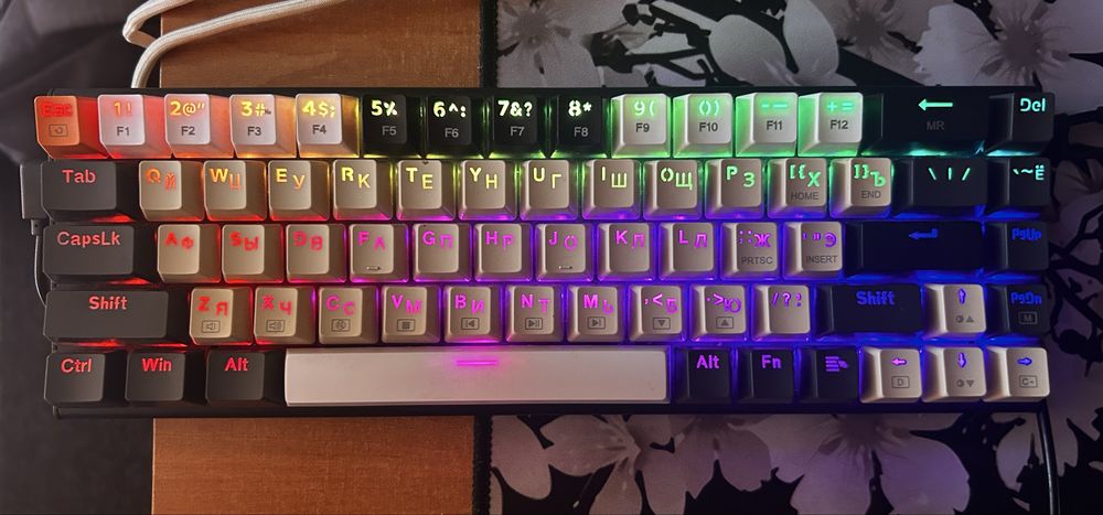 продам игровую клавиатуру