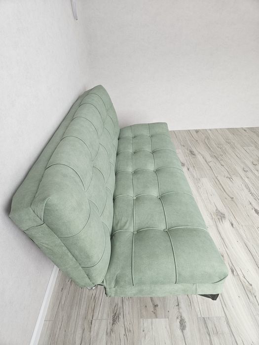 Продам компактный диван