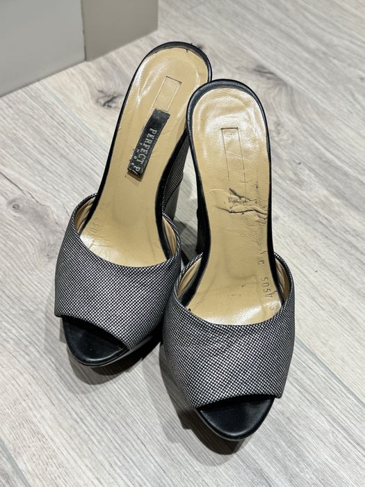 Шлепки на высокой платформе