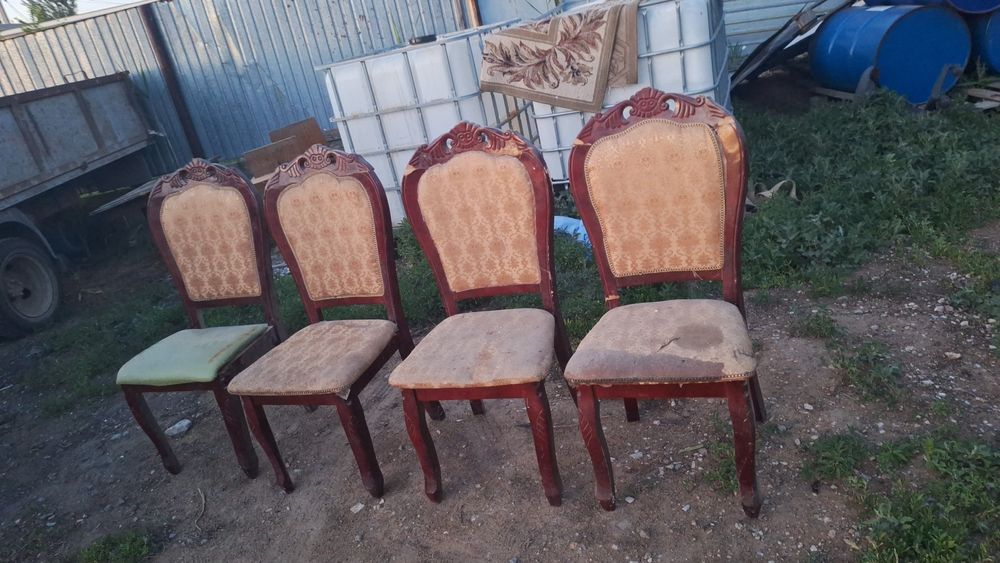 Стулья продам деревянные
