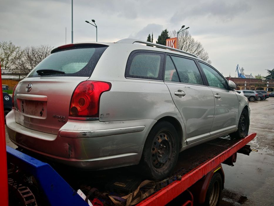 Тойота Авенсис Дикат 177к цяла или на части