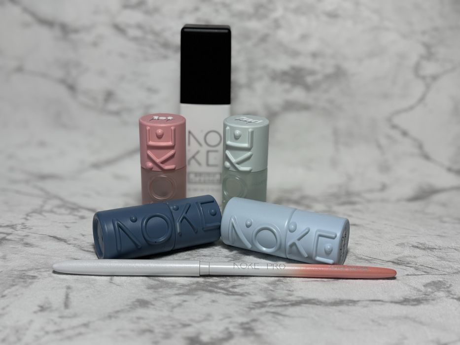 Unghii cu gel , Manechiura cu gel si semi. Pedichiura la salon