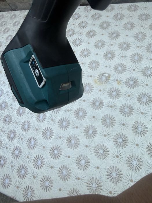 Акумулаторен перфоратор MAKITA DHR182