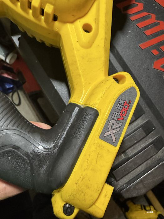 Fierastrau sabie Dewalt DCS388 54V