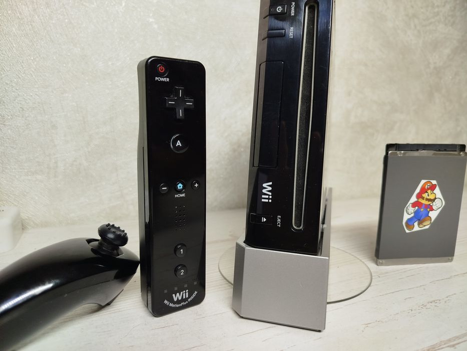 Nintendo Wii + 150 Игр Прошитая HDD
