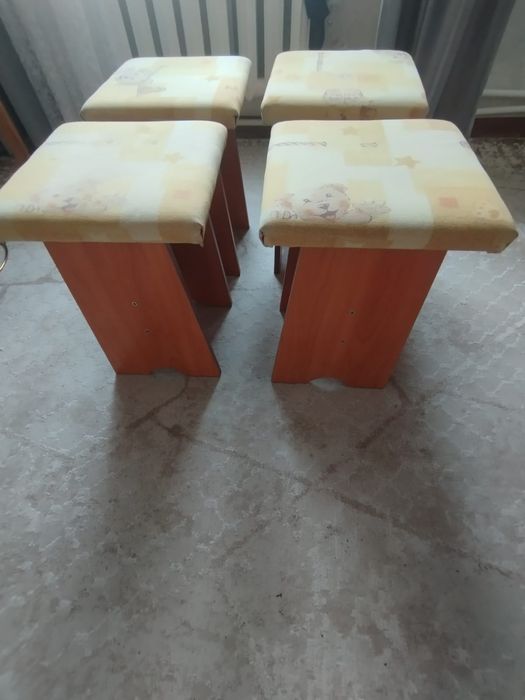 Кухонная мебель стол, стулья