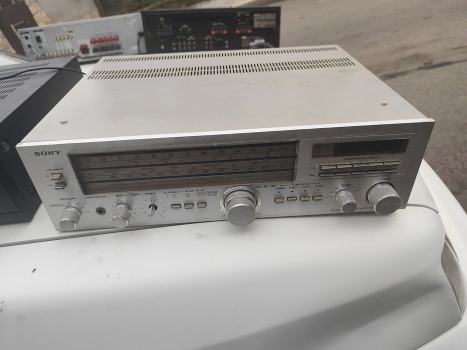 Продавам усилватели .